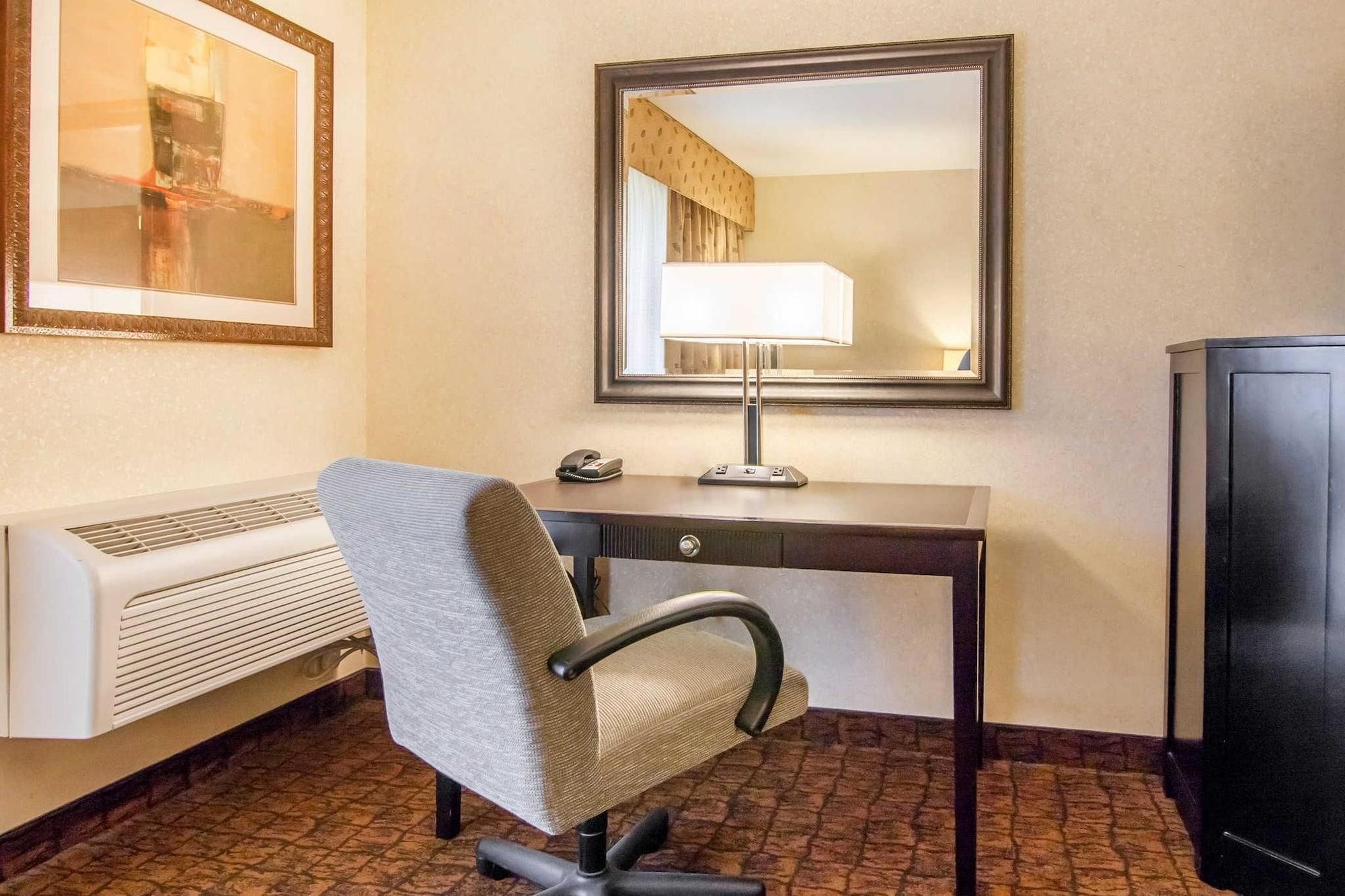 Comfort Inn & Suites Λίνκολν Σίτι Εξωτερικό φωτογραφία